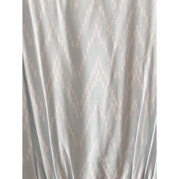 Gap XL blue and white romper in great condition. Super light, breezy fabric - Picture 2 of 2